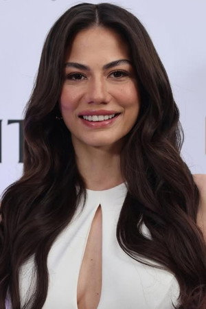Demet Özdemir portrait