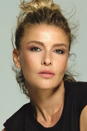 Gülben Ergen portrait