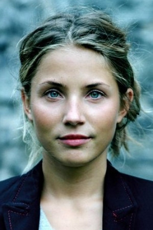 Tuva Novotny portrait