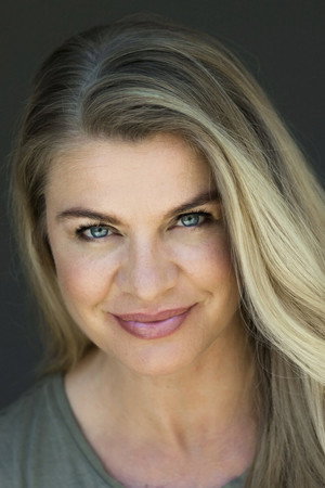 Mille Dinesen portrait