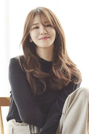 Shin Ji-woo portrait