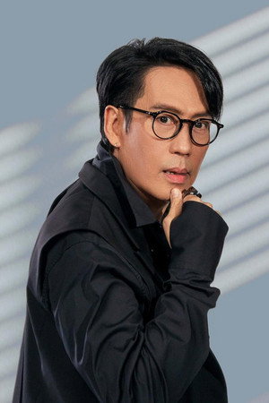 Thongchai McIntyre portrait
