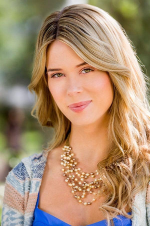 Leah Renee portrait