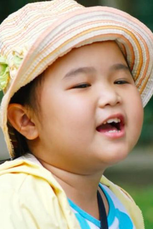 Kim Thư portrait