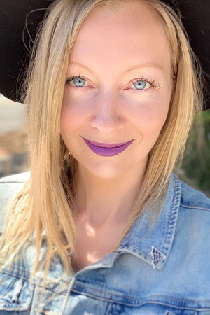 Axelle Carolyn portrait