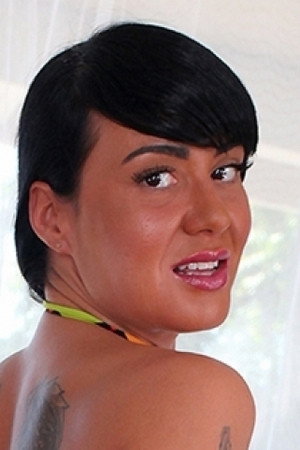 Mahina Zaltana portrait