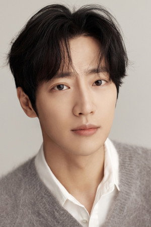 Lee Sang-yeob portrait