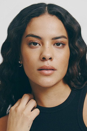 Bella Campos portrait