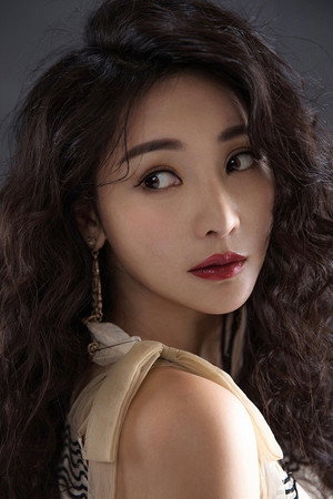 Liu Yan portrait