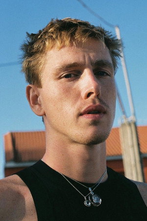 Harris Dickinson portrait