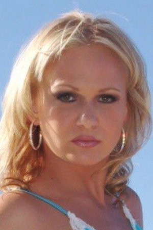 Katie Gold portrait