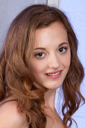 Marissa Mae portrait