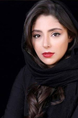 Hasti Mahdavifar portrait
