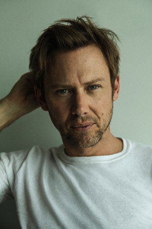 Jimmi Simpson portrait