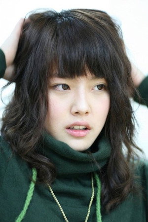 Yun I-na portrait