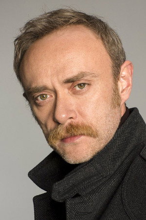 Tansu Biçer portrait