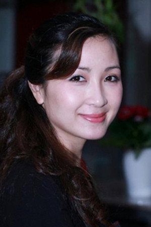 Khánh Huyền portrait