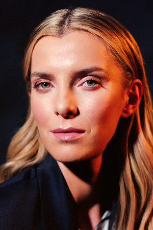Betty Gilpin portrait