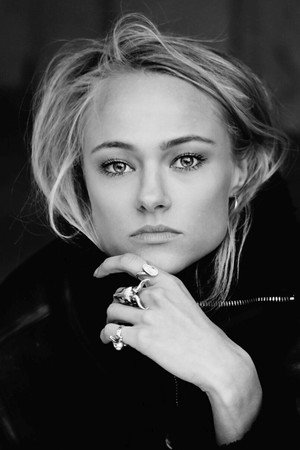 Jessica Madsen portrait
