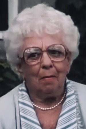 Enid Saunders portrait