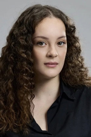 Merve Ateş portrait