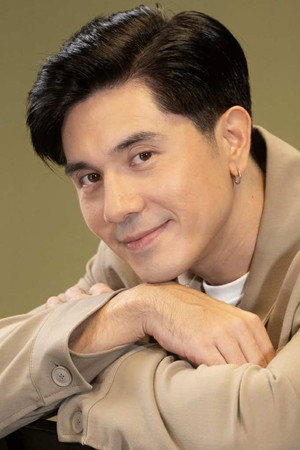 Paulo Avelino portrait