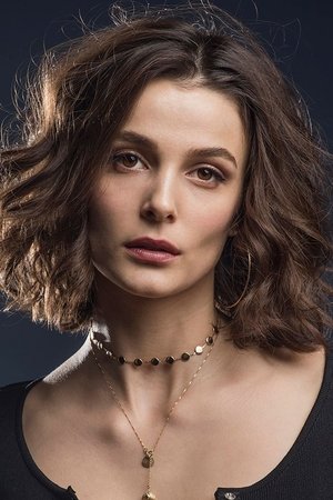 Büşra Develi portrait