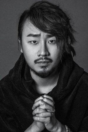 Wang Yiwei portrait