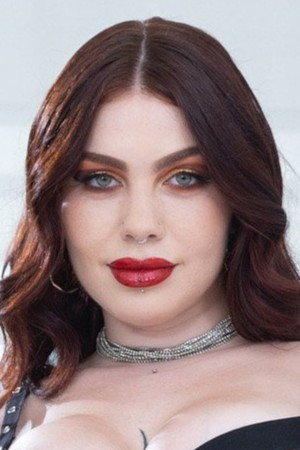Apra Shay portrait