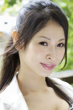 Minami Ayase portrait