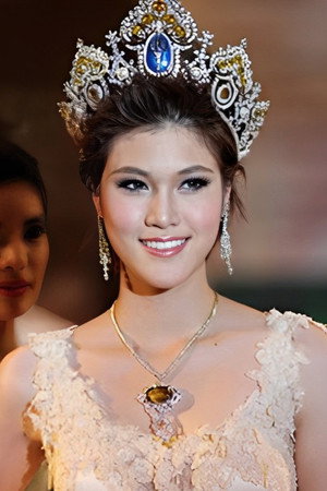 Lalana Kongthoranin portrait