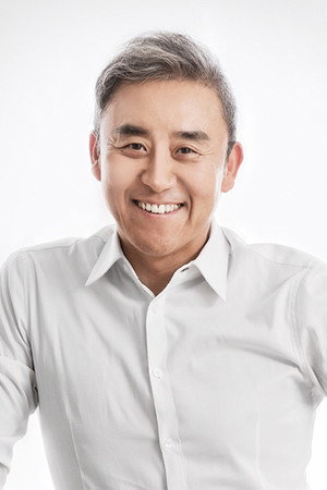 Choi Jun-yong portrait