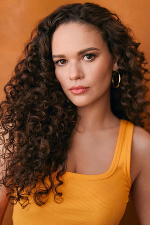 Madison Pettis portrait