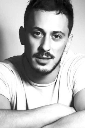 Elio González portrait