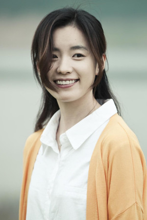 Han Hyo-joo portrait