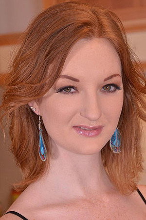 Zara DuRose portrait