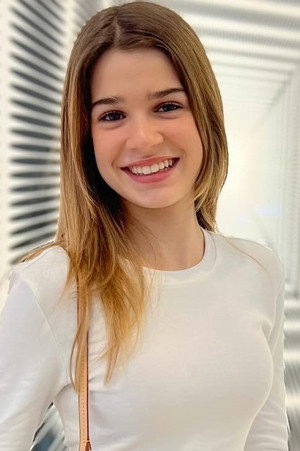 Lavinya Ünlüer portrait