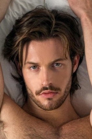 Theo Dore portrait