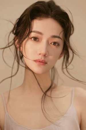 Fang Chutong portrait