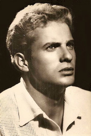 Manuel Gil portrait