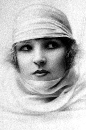 Kay Laurel portrait