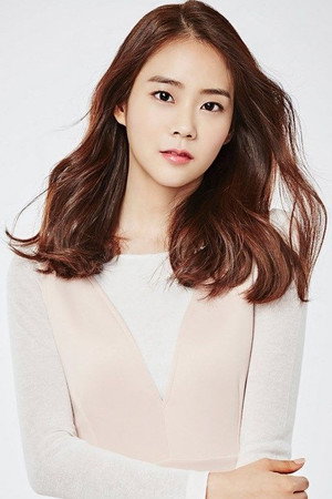 Han Seung-yeon portrait