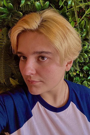 Iz Zamora portrait