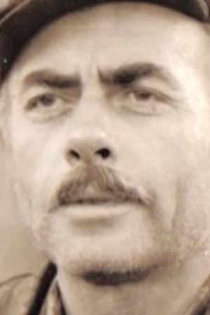 Esat Oktrova portrait