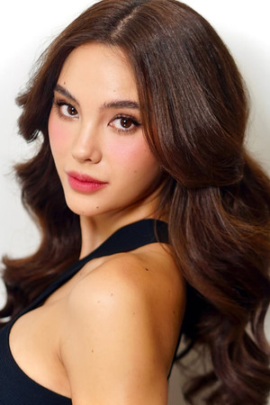 Catriona Gray portrait