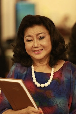 Kim Cương portrait