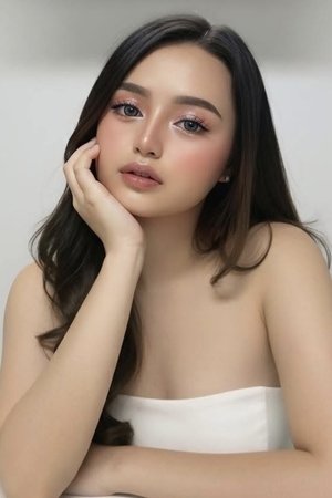 Liana Rosales portrait