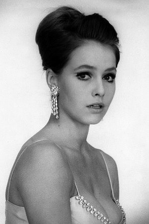 Eva Renzi portrait