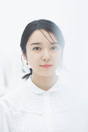 Mone Kamishiraishi portrait