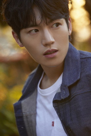Yoo Hwan portrait